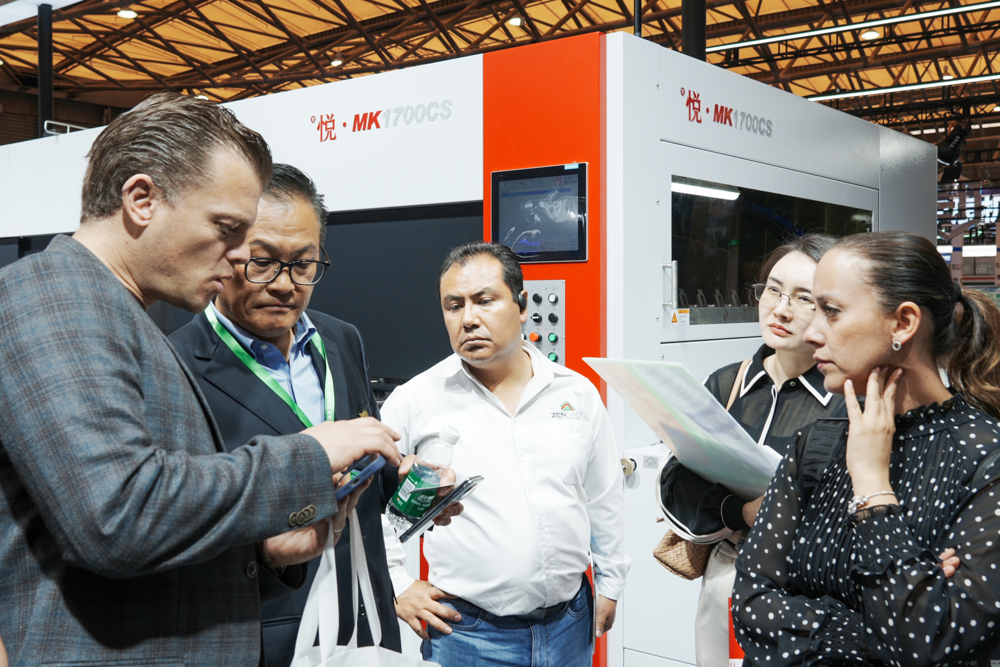 長榮閃耀 WEPACK，大幅面模切機成為全球 “焦點”