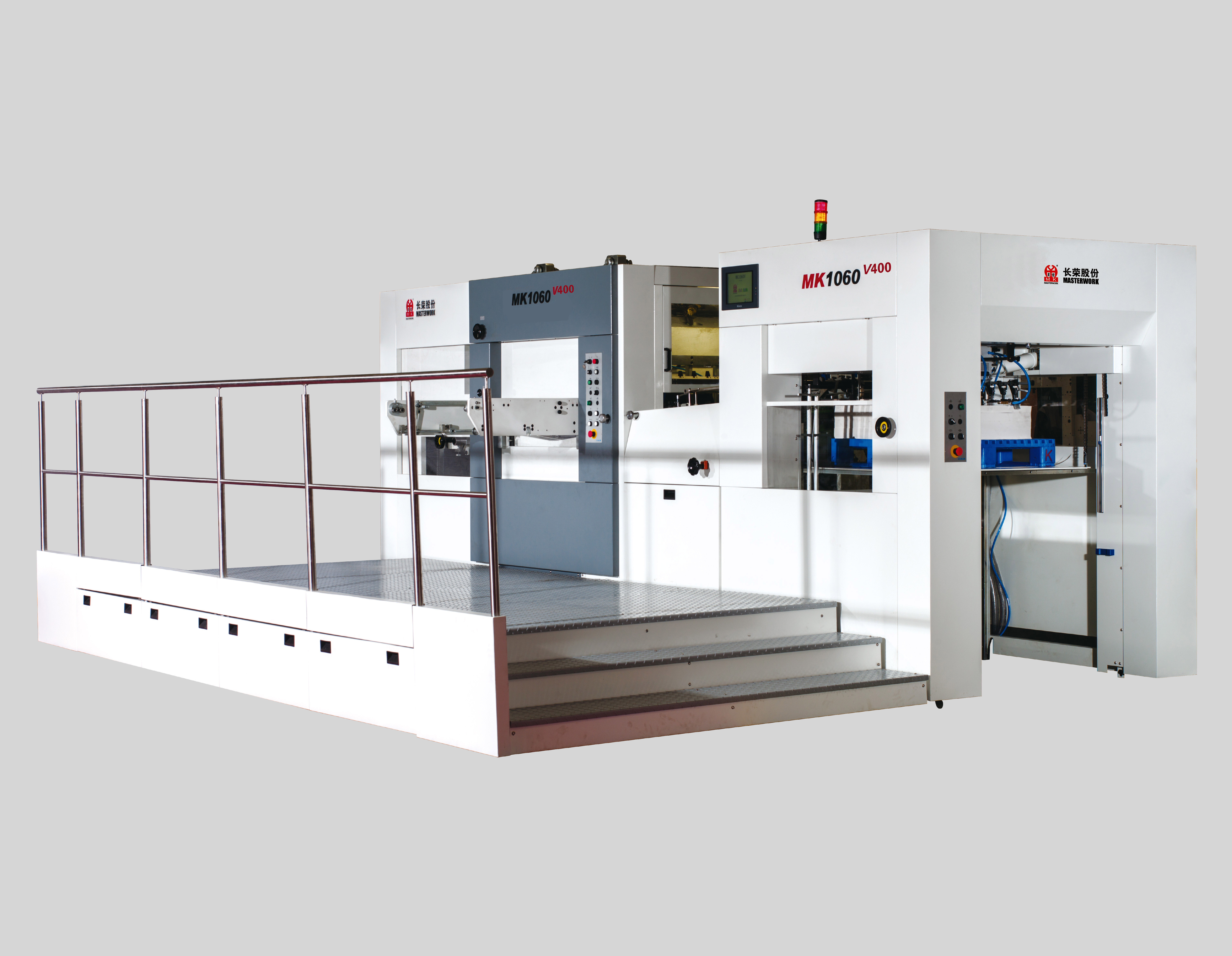 MK1060V400深壓紋模切機(jī)
技術(shù)描述：深壓紋技術(shù)
最大400噸壓力，特殊加長(zhǎng)合壓時(shí)間，以適應(yīng)各種復(fù)雜滿版的壓紋要求。適用解決高檔禮盒-細(xì)花紋的深壓紋技術(shù)難題。